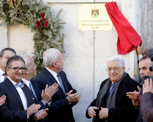 Abu Mazen dal Papa: "Riprendere negoziati diretti per la pace in Medio Oriente"