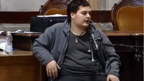 Mostrava un coltello ai passanti: denunciato Andrea Alongi