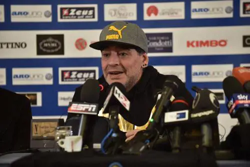 Maradona scatenato: nel mirino del Pibe de Oro Higuain, Blatter e Platini
