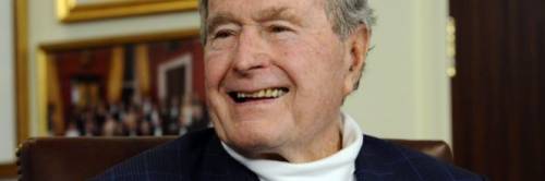 Bush aveva adottato un bimbo a distanza. La scoperta dopo la morte