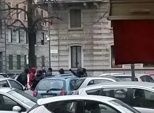 Così ghanesi e magrebini si dividono affari e droga