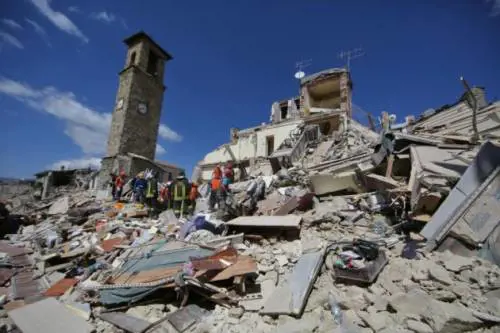 Altro che aiuti ai terremotati: il governo li saverà nel 2047