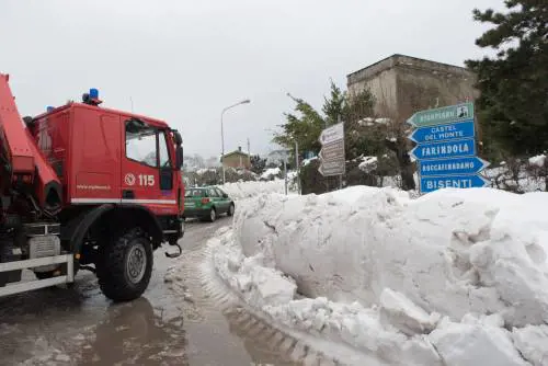 Il presidente dell'Abruzzo attacca l'Enel: "Dubbi su manutenzione della rete"
