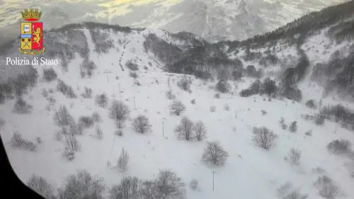 Seppelliti da quella sindone bianca, cercavano solo un angolo di felicità