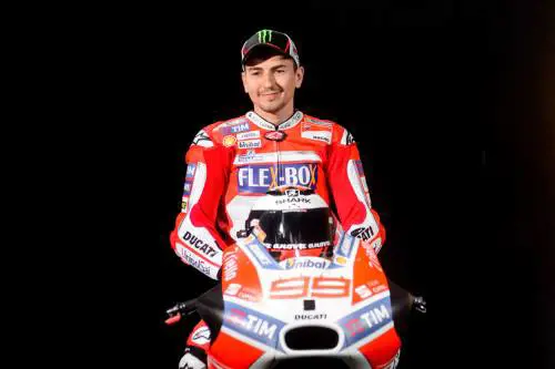 Lorenzo scopre la Ducati: "È una moto da titolo". Con lui anche Dovizioso