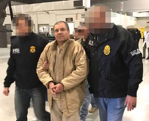 Evasione da film del re dei narcos: "El Chapo" usa tunnel nel bagno
