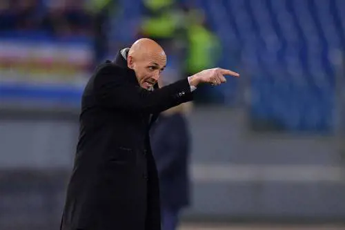 La Roma non molla ​e travolge la Fiorentina