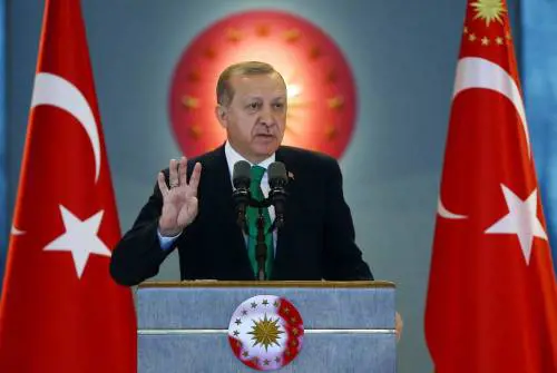 Erdogan ora minaccia la Ue: "Stop all'accordo sui rifugiati"