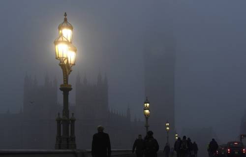 Il fascino di Londra avvolta dalla nebbia