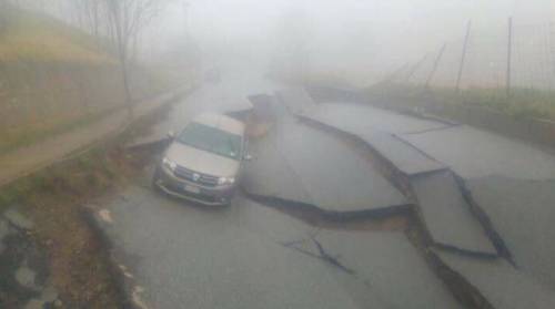 Calabria, strada sprofonda