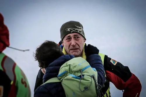 Sei morti nello schianto di un elicottero dei soccorsi all'Aquila