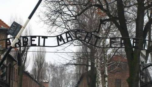 Polonia, prima denuncia con legge sull'Olocausto