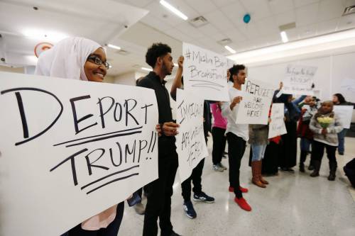 America, la protesta continua. Ma Trump: "È per la sicurezza"