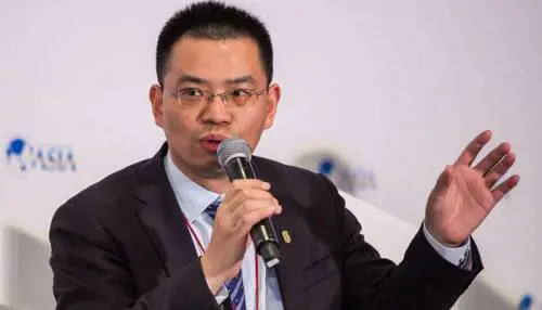 Il manager cinese: "Le donne? Brave solo a far figli"