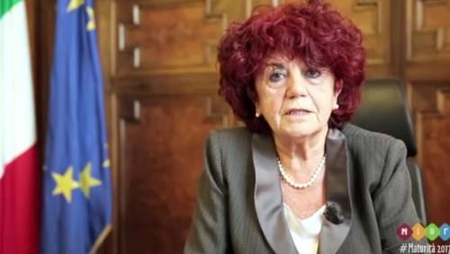 Valeria Fedeli: "Cittadinanza italiana agli stranieri che frequentano le nostre scuole"