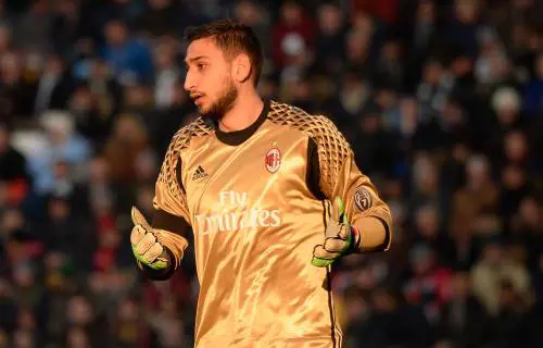 Al Genoa tutto il Cholito e Raiola tuona: "Troppi fischi a Gigio, vogliono vada via?"