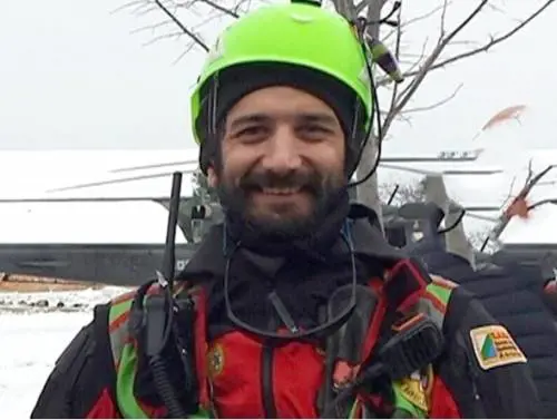 Muore un angelo di Rigopiano. Ucciso dalla fatica per i soccorsi