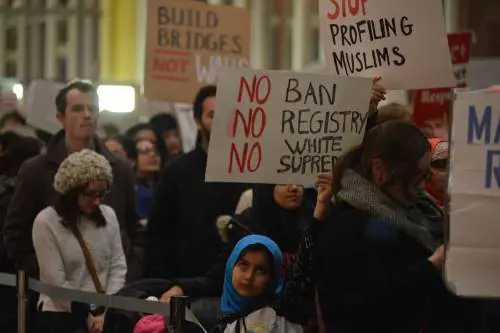 Usa, Trump sfida la sentenza. "Caccia" ai migranti irregolari