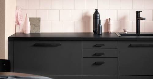 Cucina fatta di bottiglie riciclate: l'italiano dietro al progetto Ikea