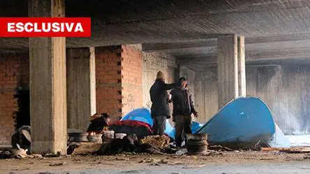 I profughi siriani che salvano i senzatetto greci