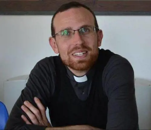 Migranti, parroco di Pompei attacca Salvini: "Ora castrati il cervello"