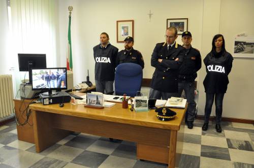 Ventimiglia, adescava giovani migranti con bibite e pochi euro in cambio di sesso: arrestato