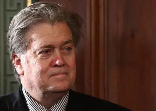 Bannon: "Licenziare Comey peggior errore nella storia politica"