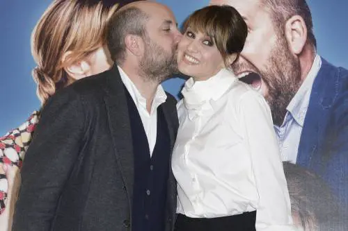 Albanese e Cortellesi, coppia surreale al cinema