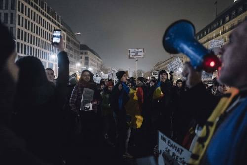 Alta tensione in Romania: in piazza contro governo
