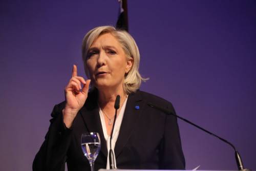 Francia, la carica anti sistema: Marine Le Pen guida la rivolta