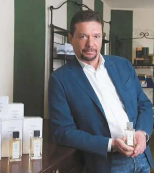 Licenziato e senza un soldo Il naso l'ha fatto ripartire