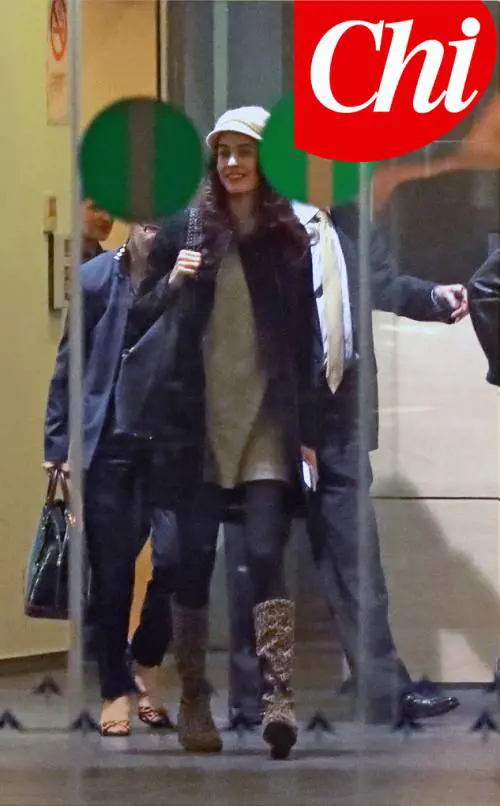 Amal Alamuddin con il pancione: aspetta due gemelli da George Clooney