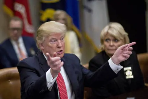 Immigrati, europei con Trump: la maggioranza vuole il blocco