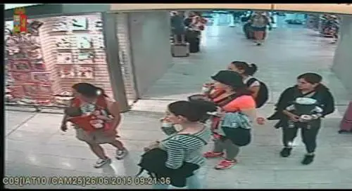 Taglieggiavano le ladre rom Ai poliziotti 7 anni di pena