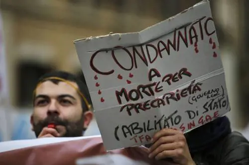 Il dramma di Michele in una lettera: "Senza futuro, mi uccido. Colpa vostra"