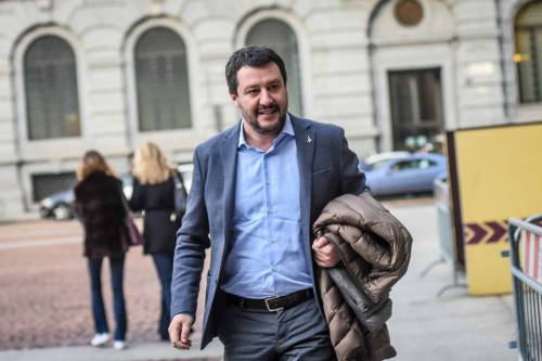 Per la prima volta spunta "Salvini premier" sui manifesti della Lega