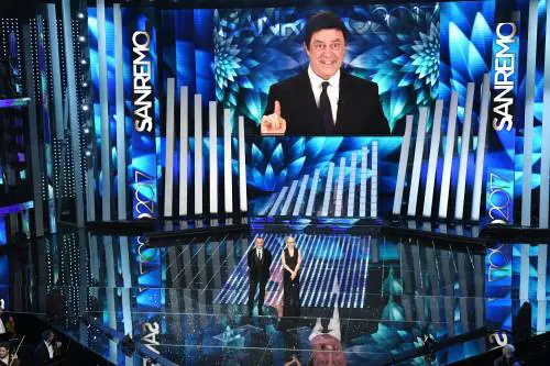 Rai, Anzaldi attacca Crozza: "Uno stalker"