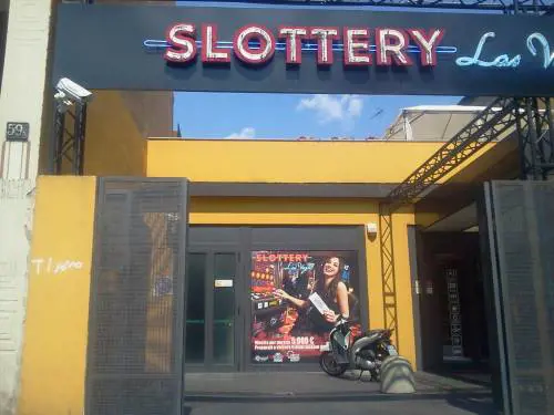 Fa acqua la legge che taglia le sale gioco