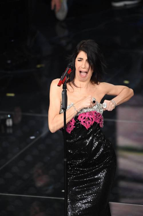 Sanremo, la mossa sexi di Giorgia per non perdere l'abito