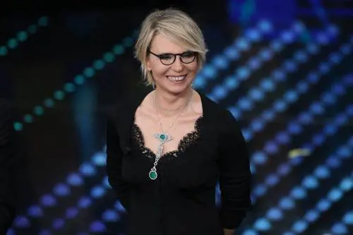 Il ciondolo della De Filippi che ricorda tanto il Titanic