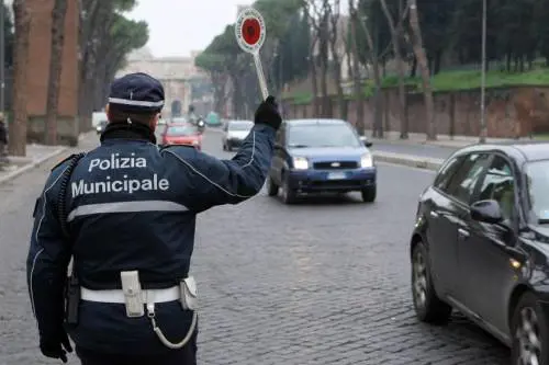 Multe "facili" per far cassa, record europeo per l'Italia: più 45,6%