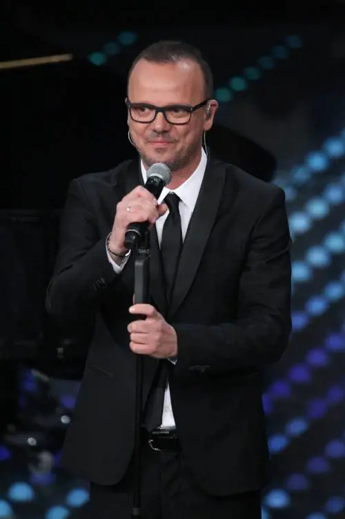 Sanremo, Gigi D'Alessio furioso: "Al Festival mi hanno usato"