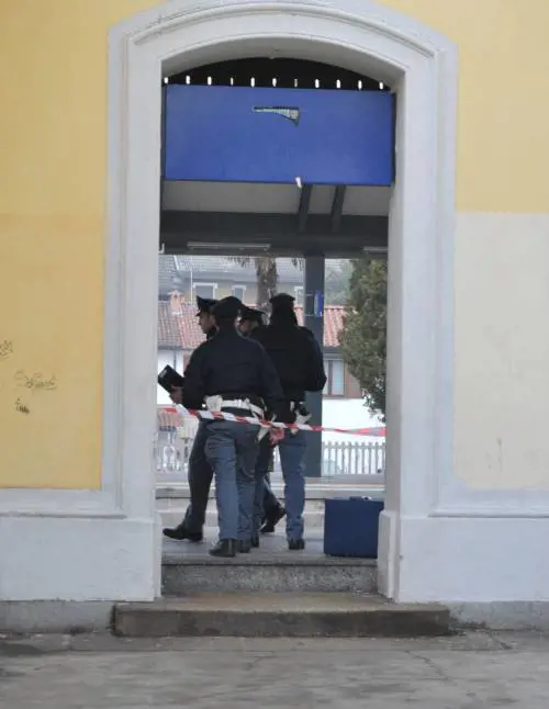 Picchiata in treno, si cerca un clandestino