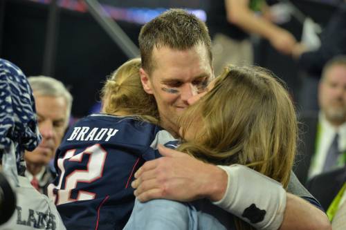 Il bacio appassionato di Tom Brady e Gisele Bündchen