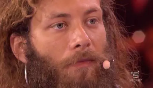 Isola dei Famosi, Andrea Marcaccini in studio: "Non ho picchiato la mia ex"