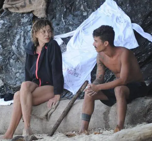 Isola dei Famosi, la Grimaldi a Nathalie: "Salutami Battaglia". Poi si rimangia tutto