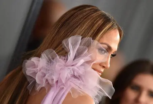 Jennifer Lopez, scatti bollenti per il tour