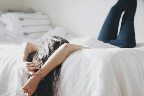 Letto bagnato alla mattina? ​Ecco i perché della sudorazione notturna