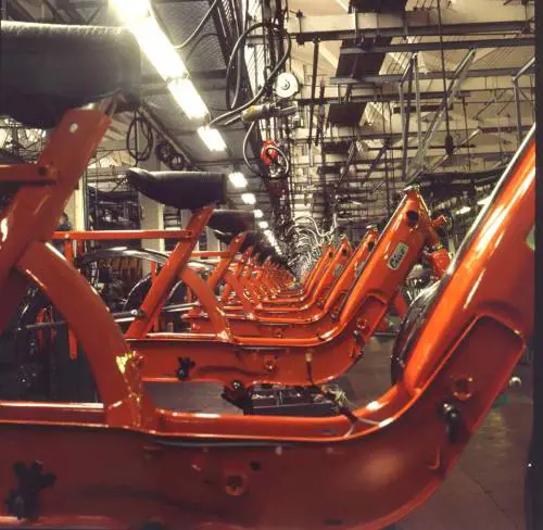 Piaggio rafforza i piani green e rilancia il suo jolly: il Porter