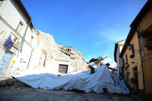 Norcia, la nonna rimane senza casa: un terremotato le dona la sua
